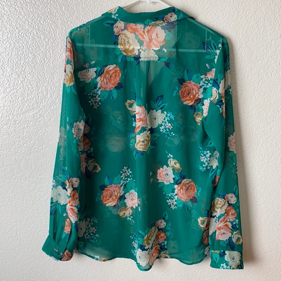 Sheer Green Floral Button-down - Picture 4 of 4